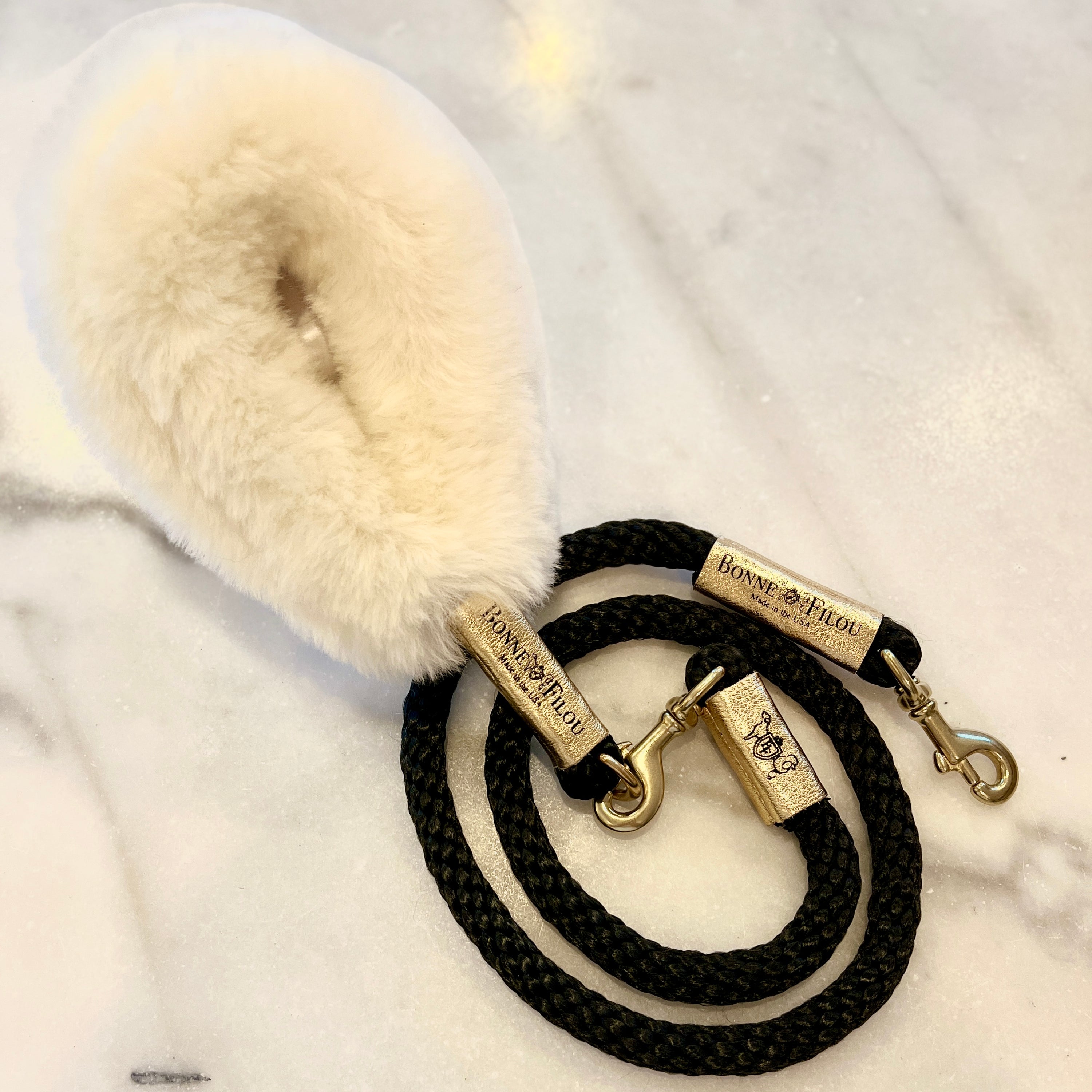 Bundle Shearling Fur Grip and Rope Leash for Dogs, featuring luxurious shearling grip and durable nylon leash in a stylish design.