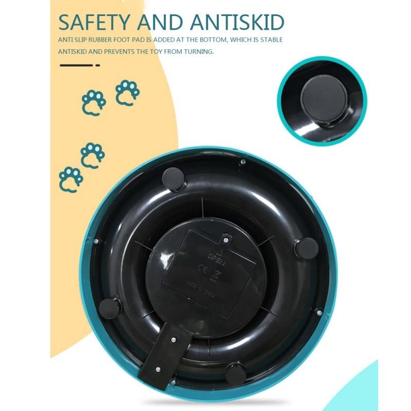 Interactive Cat Hunt Toy featuring a running mouse in a maze, designed for engaging play and exercise for cats.