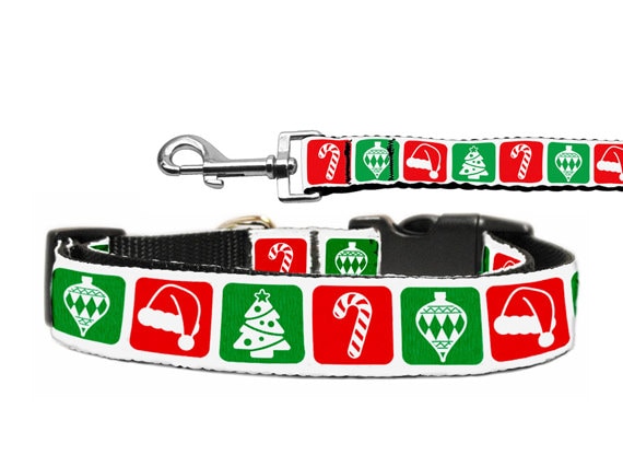 A festive Christmas-themed nylon pet collar and leash set featuring a durable design with a stylish ribbon, perfect for dogs and cats.