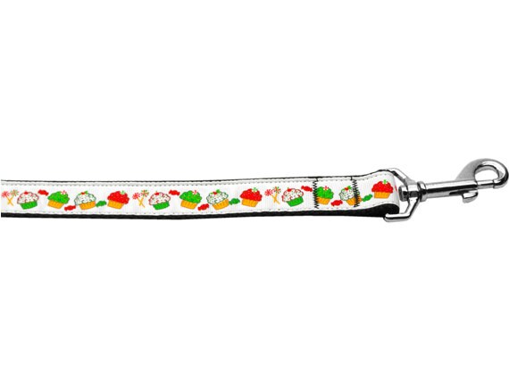 A festive nylon collar and leash for dogs and cats featuring a colorful Christmas Cupcakes design, perfect for holiday celebrations.