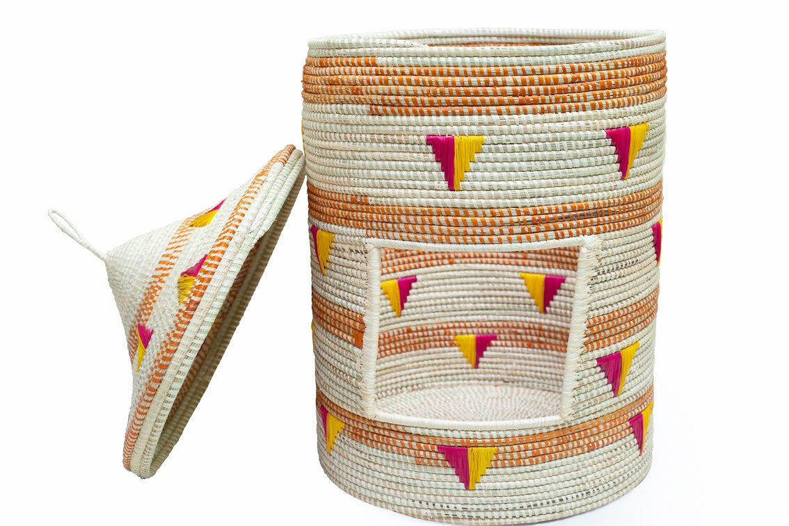 Chui Eco-Friendly Cat House, hand-woven from natural materials, featuring a stylish round design with a lid, perfect for cats and home decor.