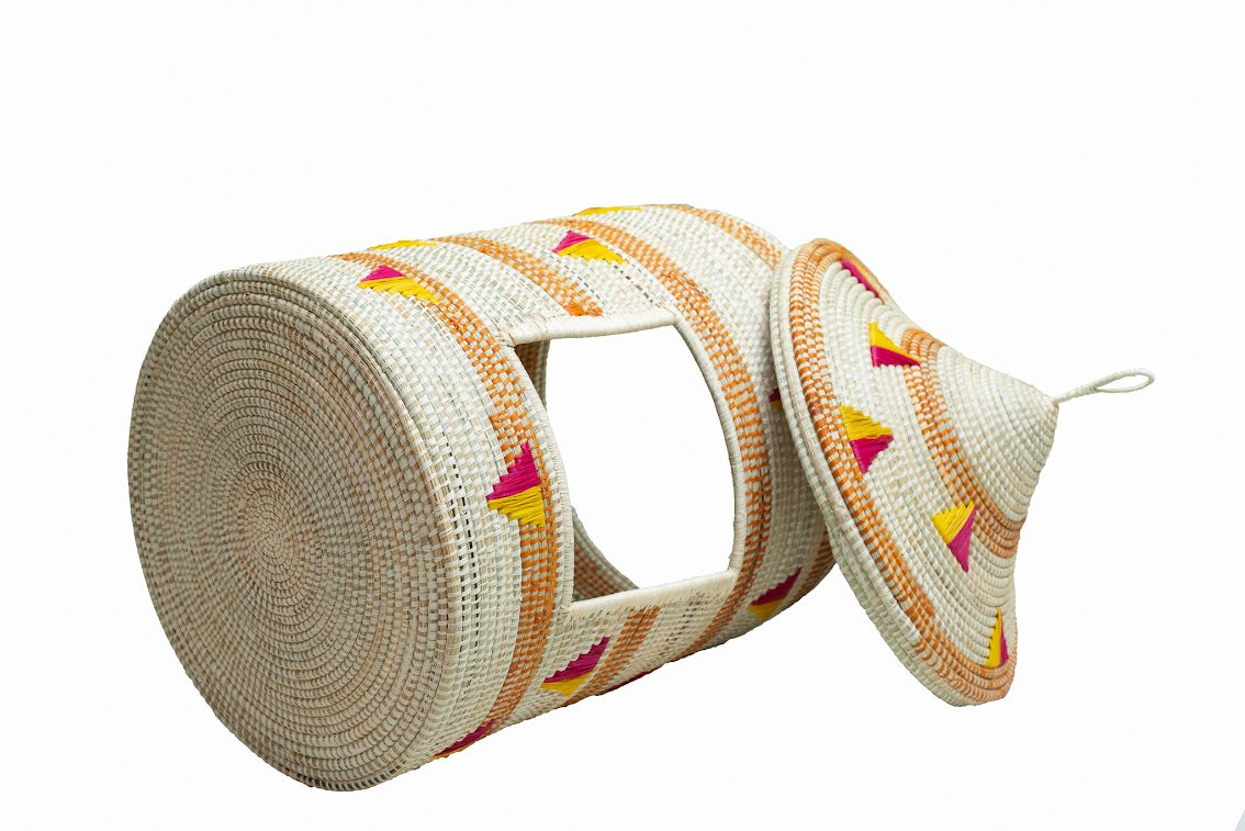 Chui Eco-Friendly Cat House, hand-woven from natural materials, featuring a stylish round design with a lid, perfect for cats and home decor.