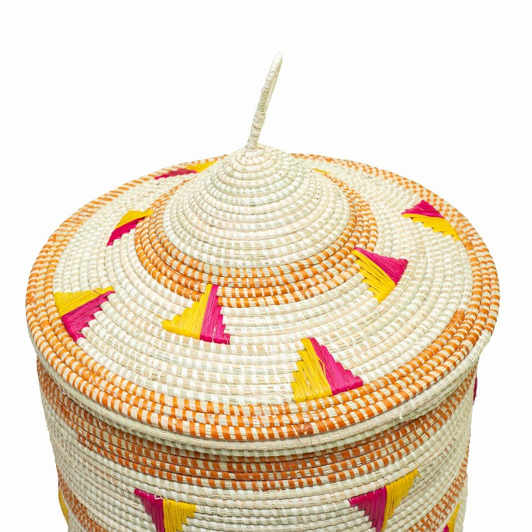 Chui Eco-Friendly Cat House, hand-woven from natural materials, featuring a stylish round design with a lid, perfect for cats and home decor.