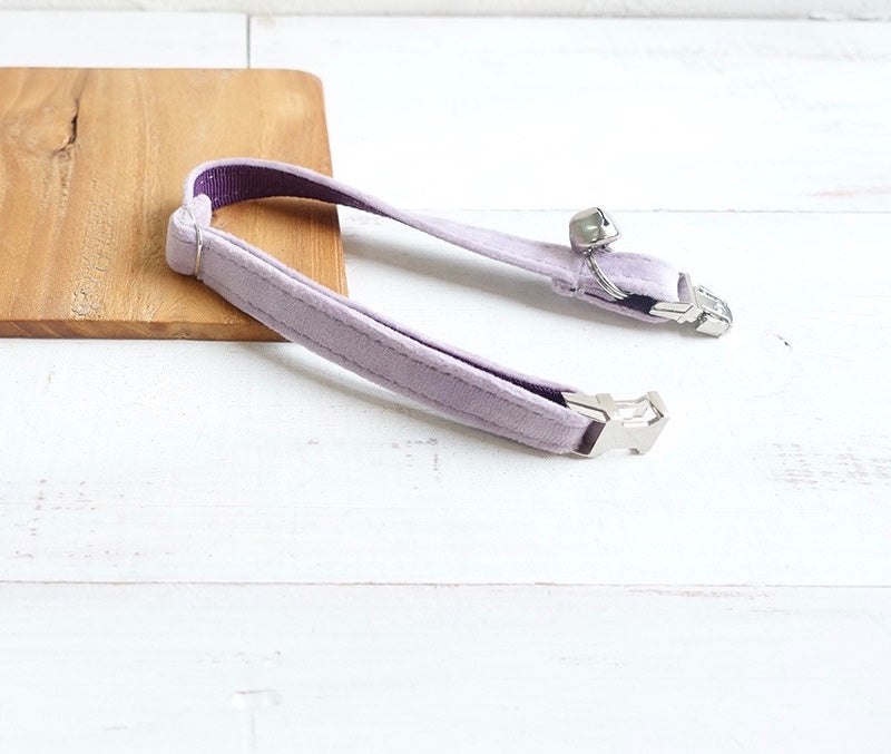 Stylish violet pet collar with rose gold hardware and adjustable fit, designed for comfort and durability.