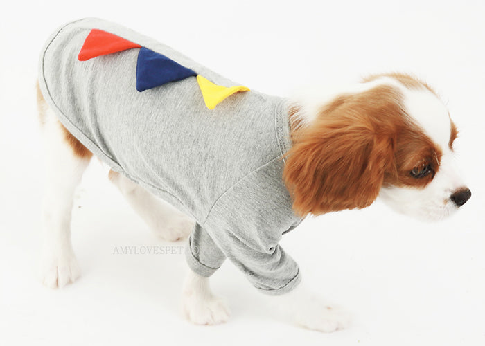 A stylish Costume Set for pets featuring a T-shirt and sleeveless clothes made from 100% cotton.
