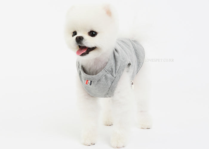 A stylish Costume Set for pets featuring a T-shirt and sleeveless clothes made from 100% cotton.