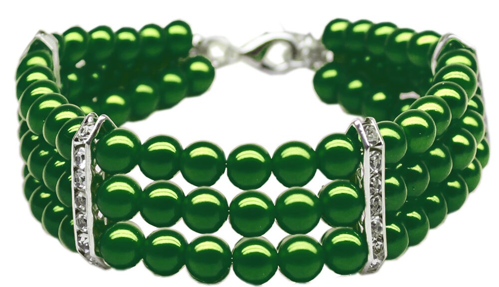 Three Row Pearl Necklace for dogs and cats featuring elegant pearls and rhinestone bars, showcasing a stylish design.