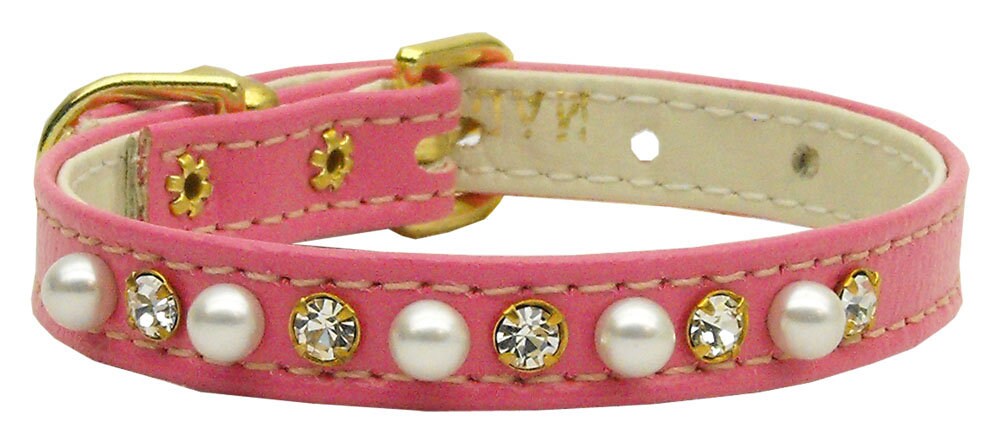 Elegant dog collar adorned with pearls and clear crystals, perfect for pets.