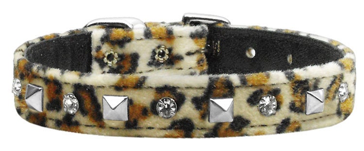 Stylish dog collar featuring animal print, metal pyramids, and sparkling crystals, perfect for pets.