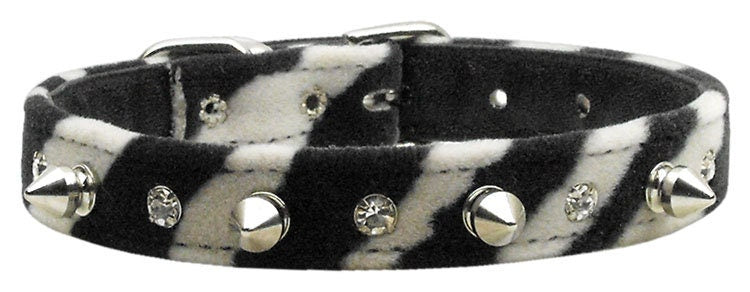Stylish animal print dog collar with crystals and silver spikes, designed for dogs and puppies.