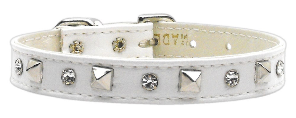 Stylish dog collar featuring clear rhinestones and metal pyramids, perfect for pets.