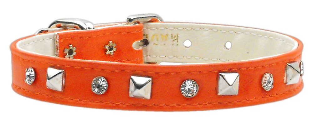 Stylish dog collar featuring clear rhinestones and metal pyramids, perfect for pets.