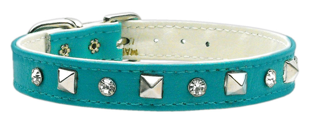 Stylish dog collar featuring clear rhinestones and metal pyramids, perfect for pets.
