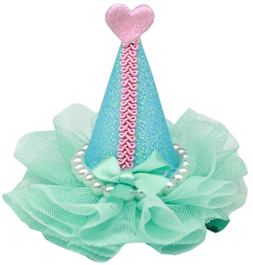 A cute pearl-wrapped clip-on party hat for dogs and puppies, perfect for celebrations.