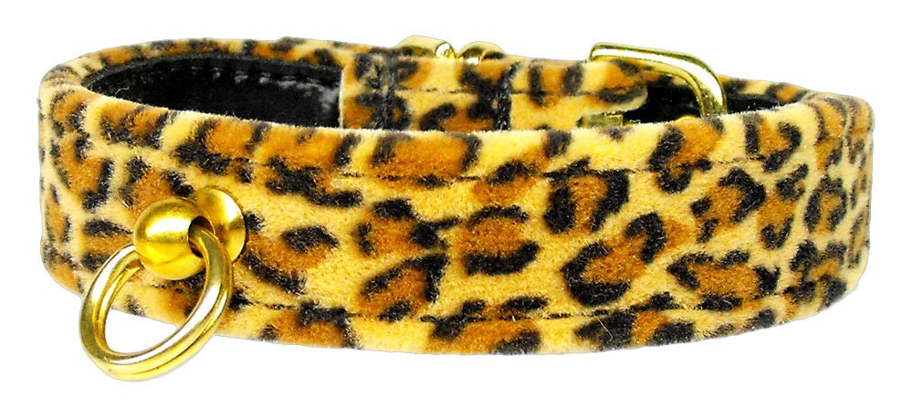 Stylish animal print dog collar featuring a tapered design for comfort, with a post for ID tag attachment.