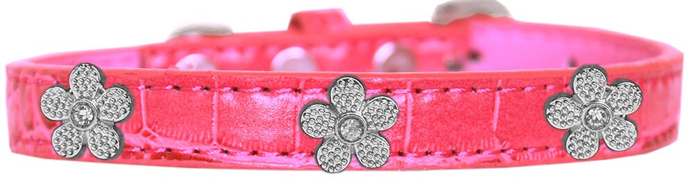 A stylish dog collar featuring a faux crocodile texture with silver flower widgets, perfect for pets.