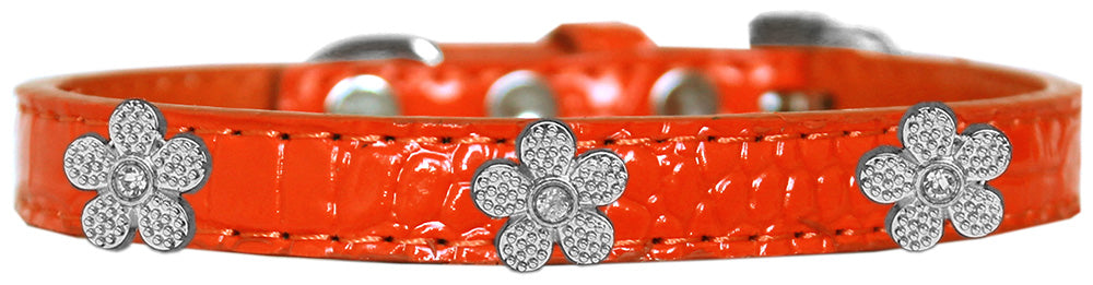 A stylish dog collar featuring a faux crocodile texture with silver flower widgets, perfect for pets.