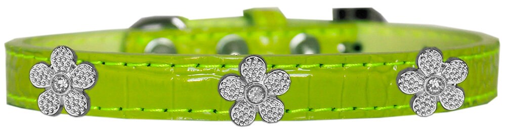 A stylish dog collar featuring a faux crocodile texture with silver flower widgets, perfect for pets.