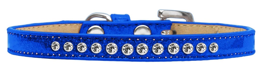 A stylish dog collar featuring clear crystal stones and a crystal buckle, designed for pets with elegance and comfort in mind.