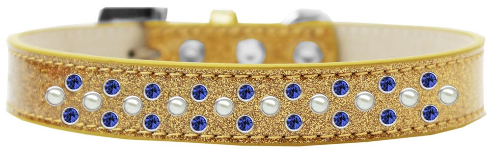 Elegant dog collar featuring pearl and blue crystal rimsets, designed for pets with a soft and glittery finish.