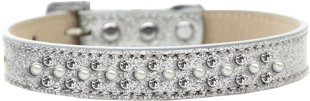 Elegant dog collar adorned with pearl and clear crystal rimsets, showcasing a soft glittery design perfect for pets.
