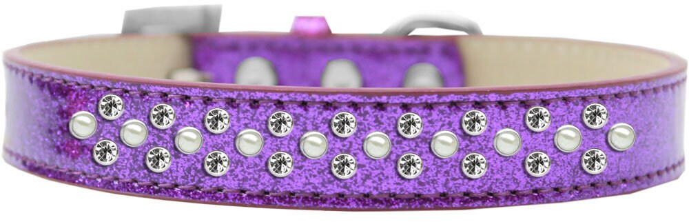 Elegant dog collar adorned with pearl and clear crystal rimsets, showcasing a soft glittery design perfect for pets.