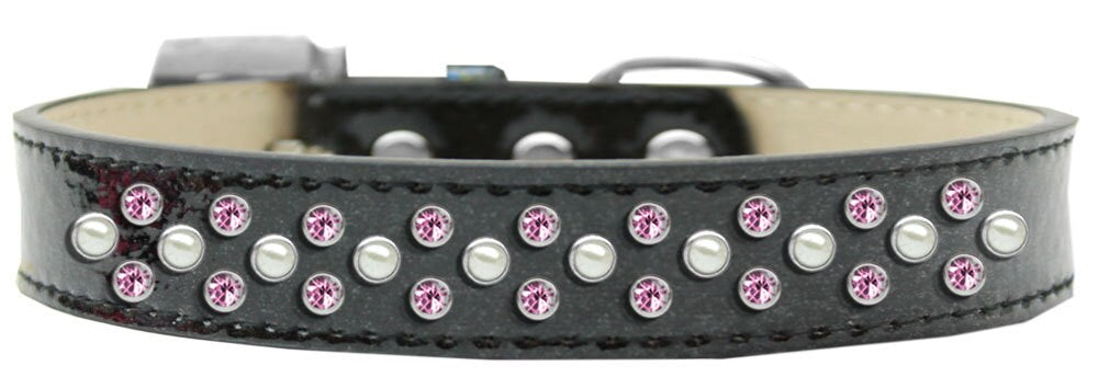 Elegant dog collar adorned with pearl and light pink crystals, featuring three rows of sparkling stones for a stylish look.