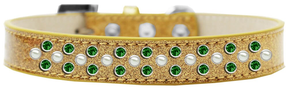 A stylish dog collar featuring pearl and lime green crystals, designed for pets with elegance and comfort in mind.