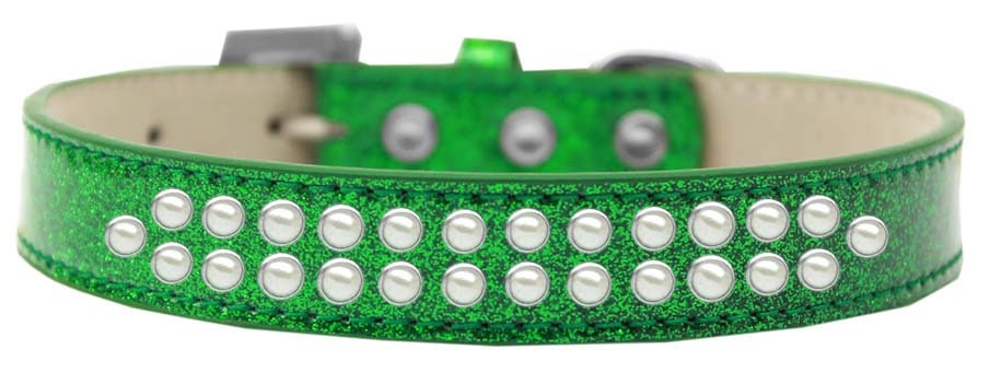 Elegant dog collar featuring two rows of pearls, designed for pets with a soft glittery finish.