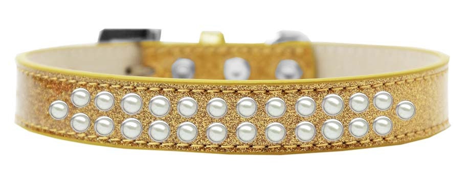 Elegant dog collar featuring two rows of pearls, designed for pets with a soft glittery finish.