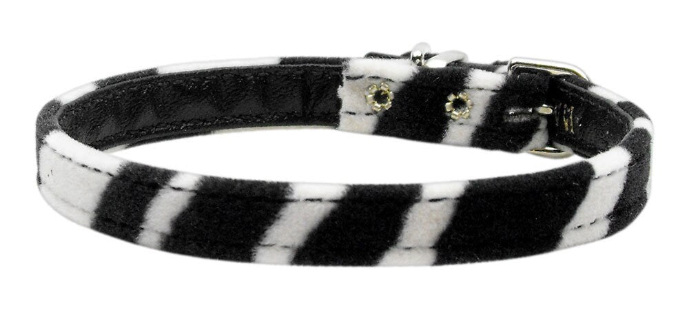 A stylish 3/8" wide animal print dog collar, perfect for pets, showcasing its vibrant design and comfortable fit.