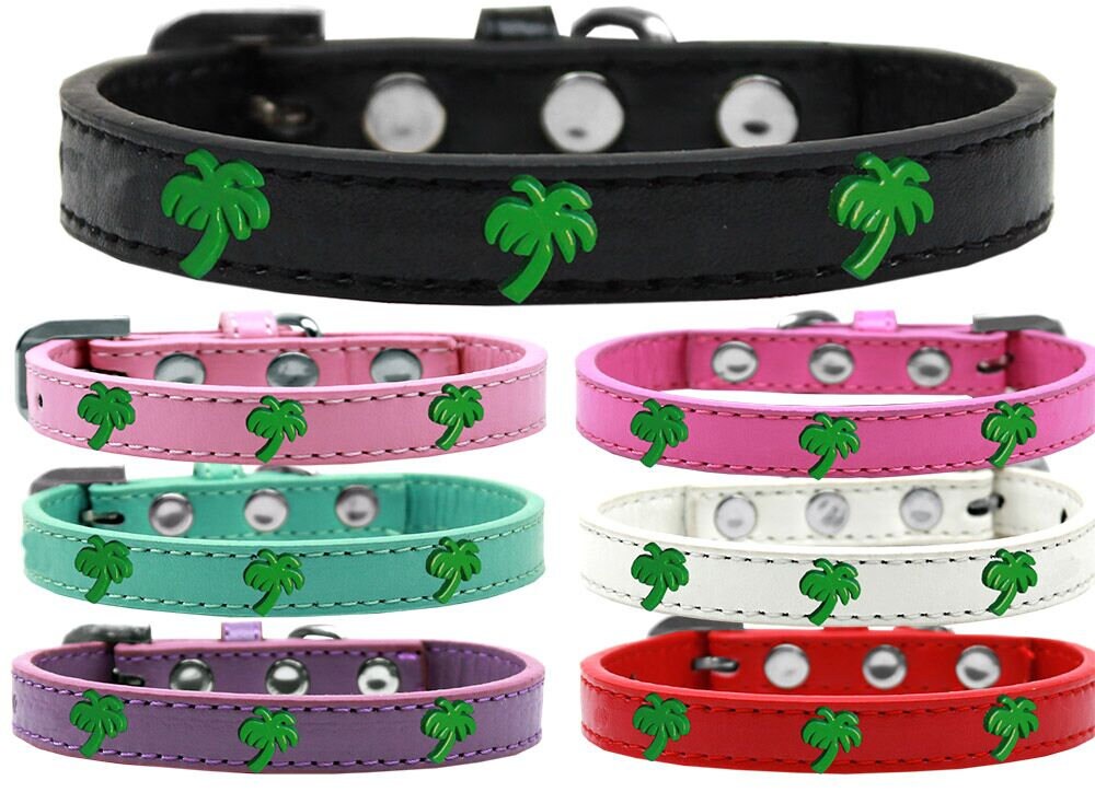 Stylish Green Palm Tree collar for dogs featuring metal widgets, perfect for fashionable pets.