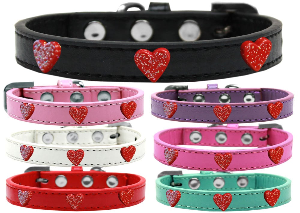 A stylish red glitter heart collar for dogs, featuring metal widgets and a durable design, perfect for fashion-forward pets.