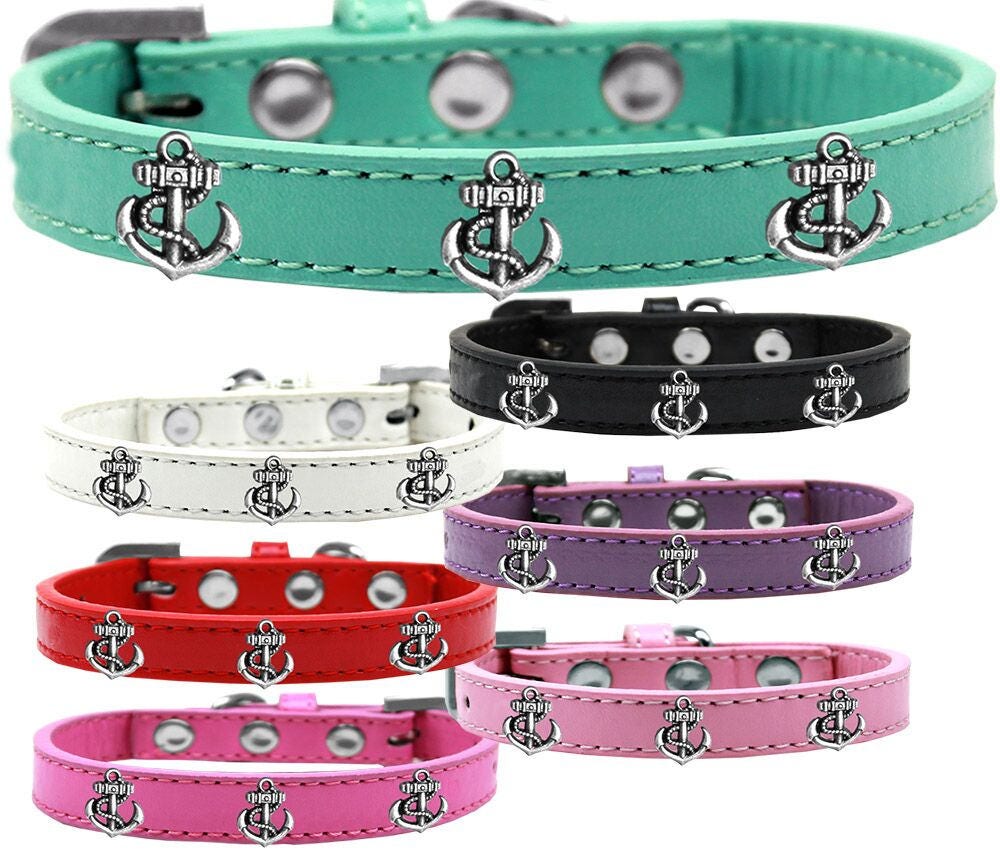 Stylish dog collar featuring a silver anchor design with metal widgets, perfect for pets.