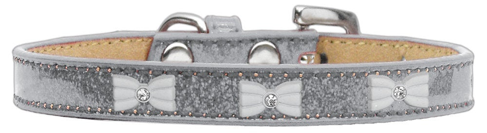 A stylish white bow dog collar featuring colorful ice cream widgets, perfect for pets.