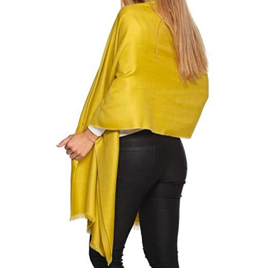 Luxurious Great Natural Alpaca shawl made of 70% royal alpaca and 30% silk, showcasing its soft texture and elegant design.