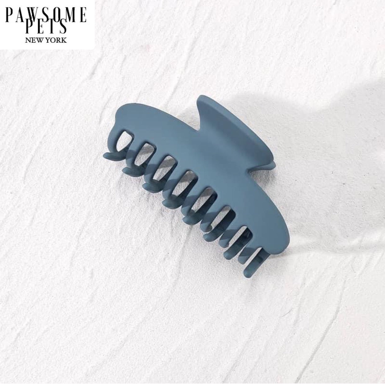 Ice Snow Blue Hair Claws designed for thick hair, featuring a stylish and durable design.