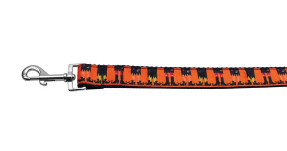 Halloween themed nylon collar and leash for dogs and cats, featuring a vibrant 'Witches Brew' design.