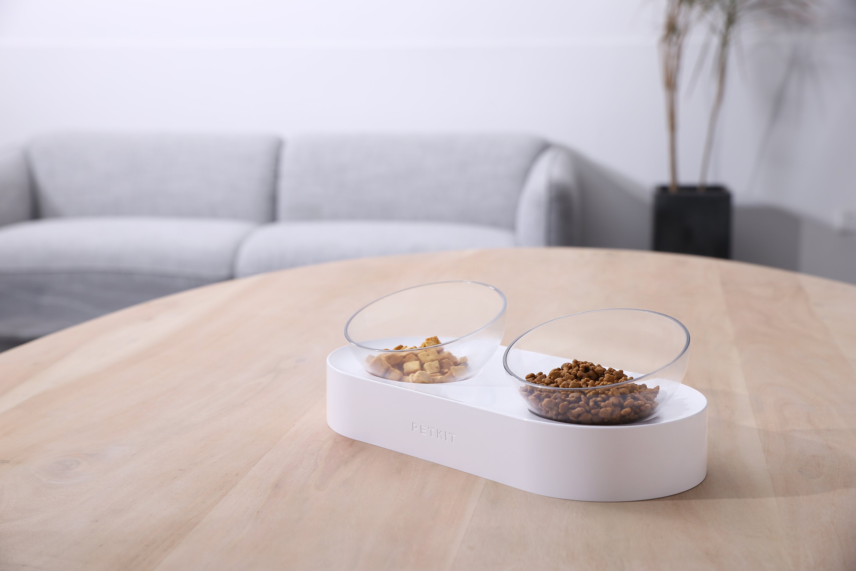 Instachew PETKIT Fresh Nano Cat Bowl featuring an ergonomic design, skid-proof base, and removable clear bowls for easy cleaning.