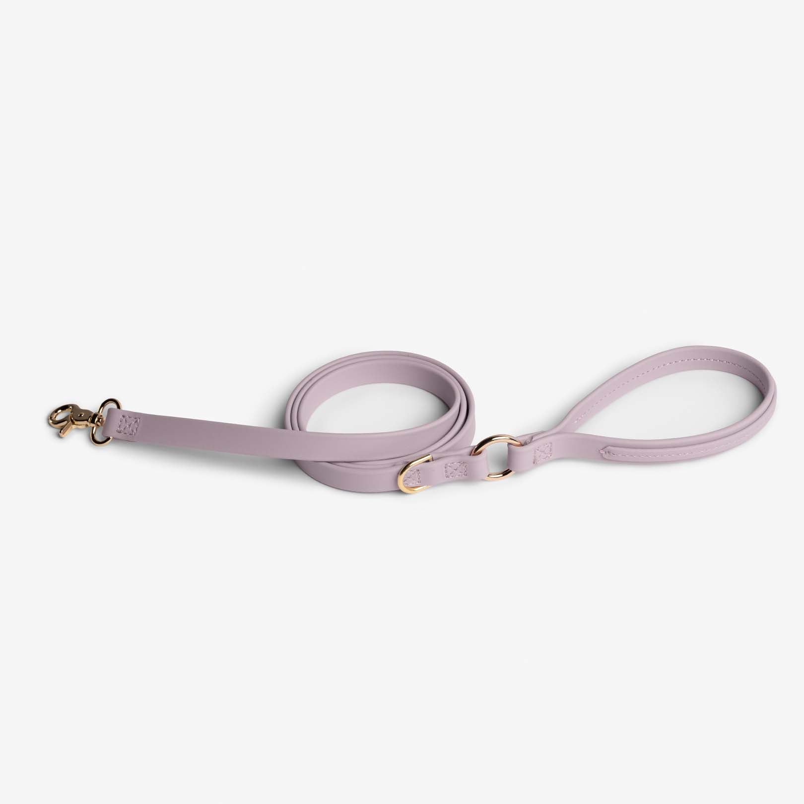 A stylish Jump Around Leash made from durable Super Heavy Biothane, featuring a one-hand clasp and D-ring attachment, perfect for active dogs.