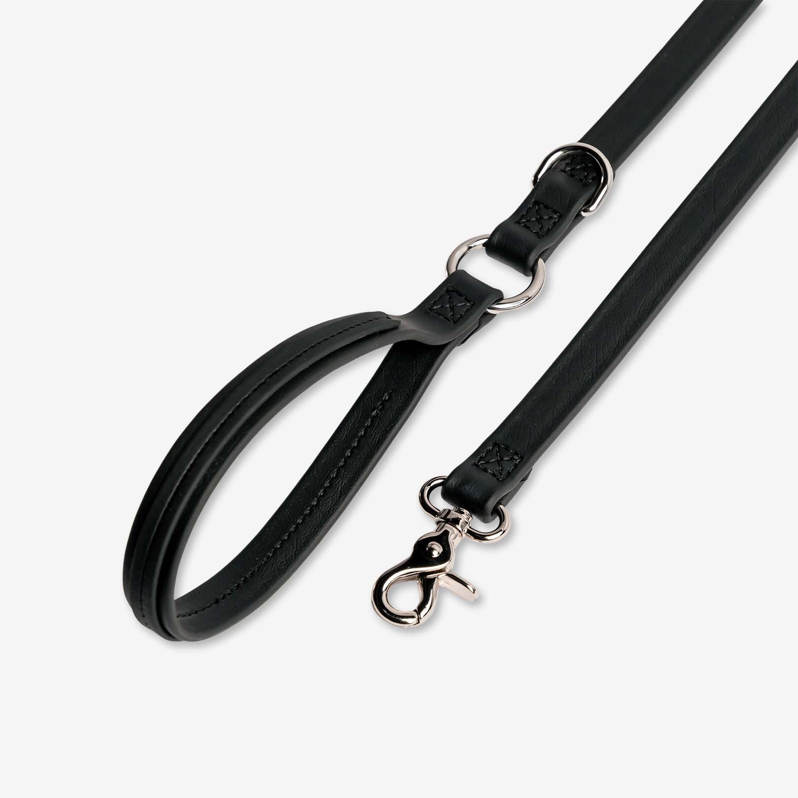 A stylish Jump Around Leash made from durable Super Heavy Biothane, featuring a one-hand clasp and D-ring attachment, perfect for active dogs.