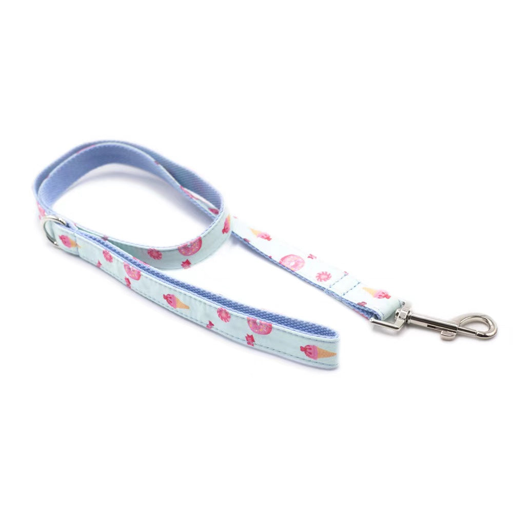 Stylish LEASH - DONUT DONUT featuring a unique donut design with rose gold hardware, perfect for fashionable pet walks.