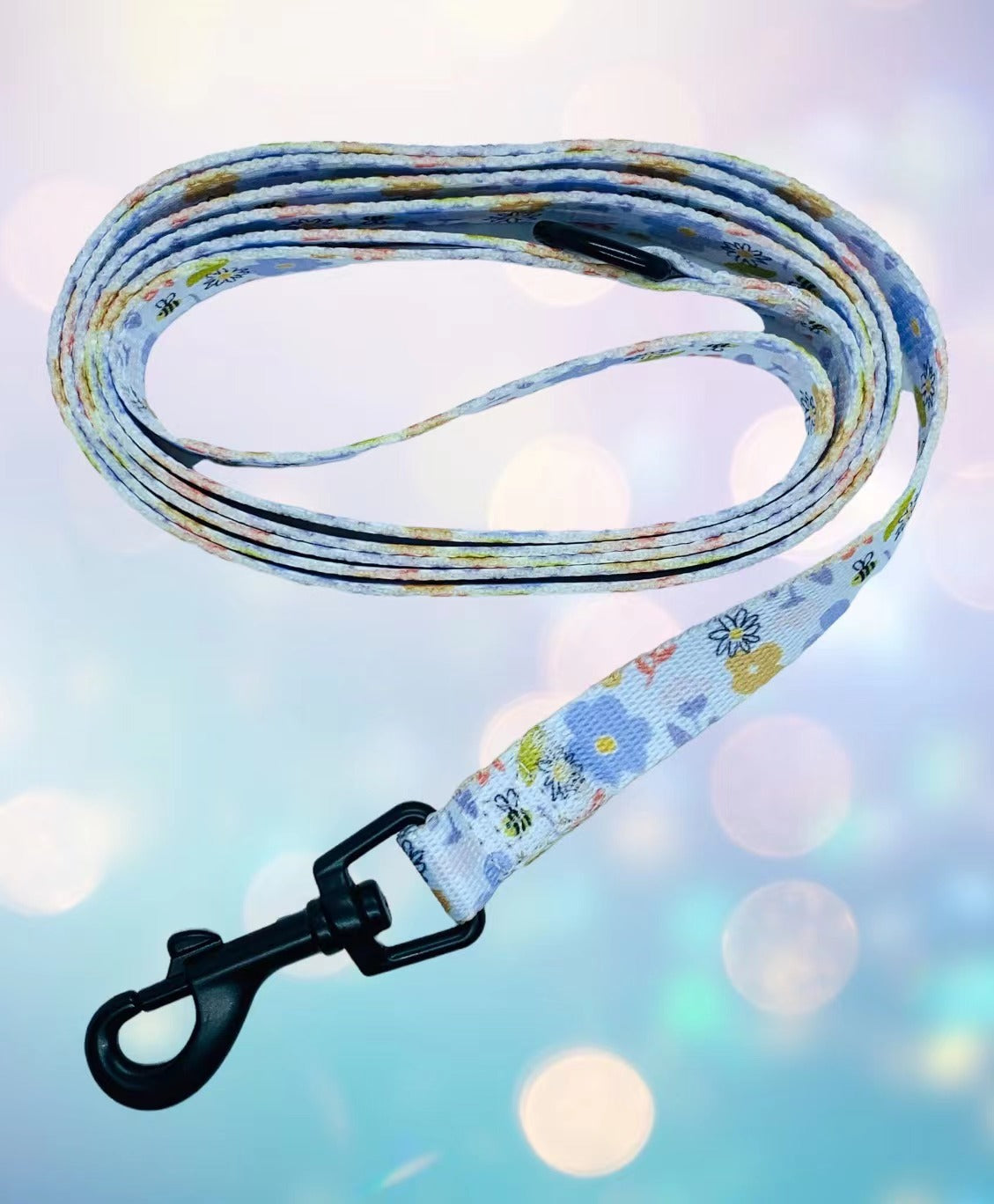 Oh My Bee dog leash featuring a vibrant bee print design on durable nylon material, perfect for stylish walks.