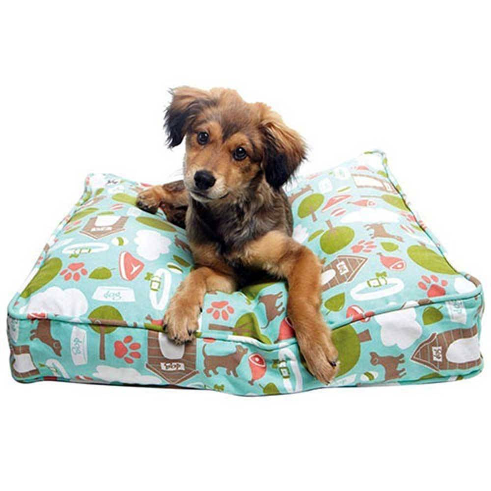 Molly Mutt Bleecker Street Duvet for Dogs in stylish cotton design, showcasing its zippered and gusseted features.