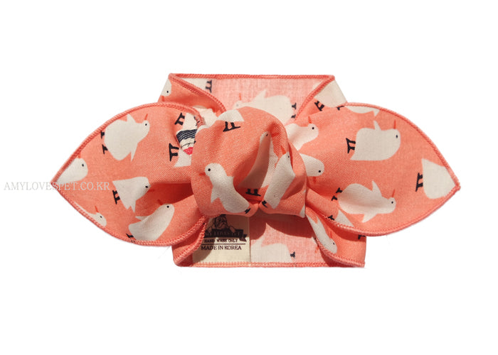 Stylish Penguin Form-Scarf for pets, made of 100% cotton, featuring a mix color design, perfect for any occasion.