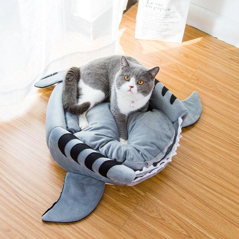 Cozy Pet Cat Dog Bed made of 100% cotton, suitable for small, medium, and large pets, designed for winter warmth and comfort.