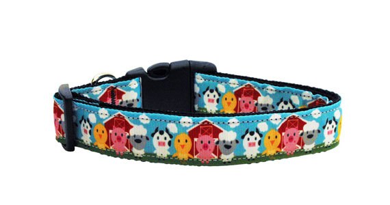 A colorful nylon collar and leash set for dogs and cats, featuring a stylish barnyard design.
