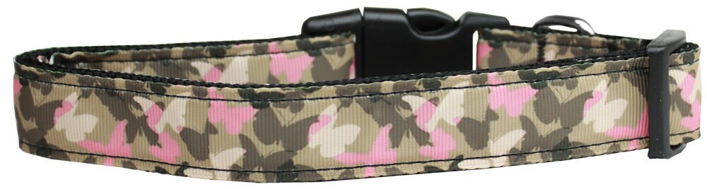 A stylish nylon collar and leash set for pets featuring a camo butterflies design, showcasing durability and safety features.