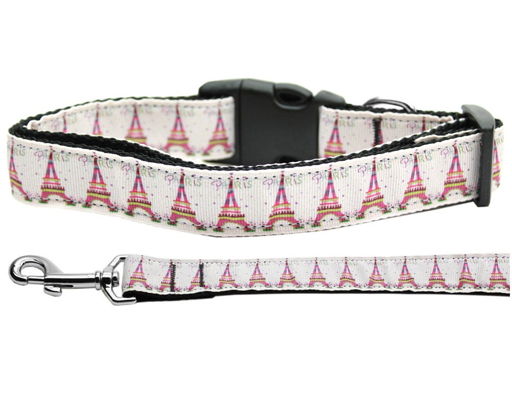 Stylish nylon collar and leash for pets featuring Eiffel Tower design, made from durable military-grade nylon.