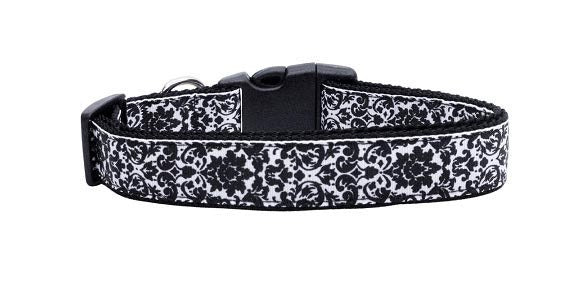 Fancy black and white nylon collar and leash for dogs and cats, showcasing a stylish design with durable materials.